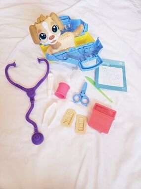 Play-Doh Care 'N Carry Vet Playset